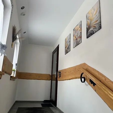 Podhalanska Apartment *
