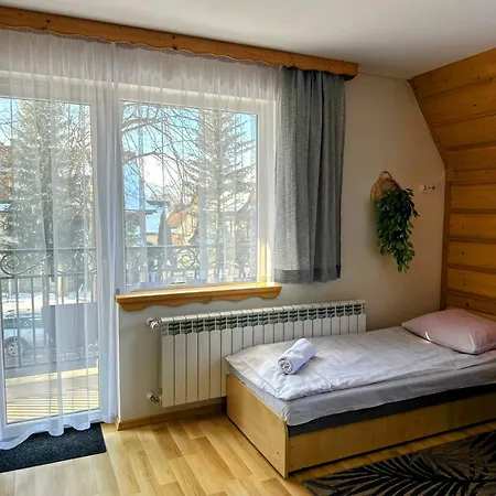 Podhalanska Apartment *