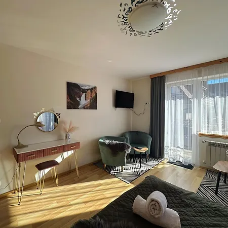 Podhalanska Apartment *
